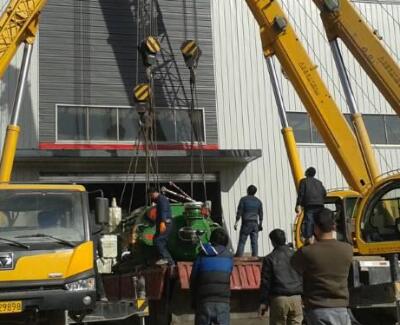 工廠設備搬運冠航千斤頂的應用